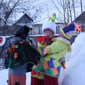 21 февраля в деревне Ильинка студенты Калужского областного колледжа культуры и искусств подготовили и провели Масленичную  театрализованную игровую программу.