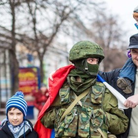 Фотовыставка, посвящённая Дню воссоединения Крыма и Севастополя с Россией.