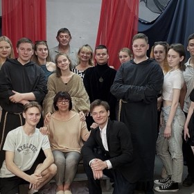 6 июня состоялся творческий показ дипломной работы студентки 4 курса специализации «Театральное творчество» Марии Тимошенко. 🎭