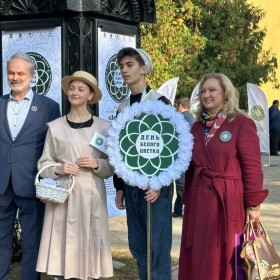 Студенты Калужского областного колледжа культуры и искусств приняли участие в благотворительной акции «Белый Цветок»💫