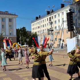 Учебно-профессиональный коллектив ансамбль танца «Ровесник» открыл сезон!