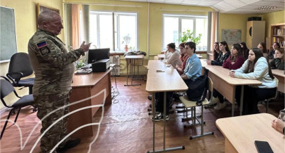 В нашем колледже прошла встреча с Никитиным Владимиром Эммильевичем, рядовым добровольцем Донбасса 2015 года.