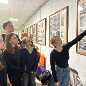 Погружение в мир Древней Греции: исследование костюмов