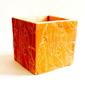 Преподаватель Гуслякова Г.А. студ.2 курс Любич В. Кашпо "Космос художника" керамика