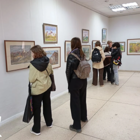 Студенты 1–3‑х курсов отделения дизайна посетили персональную выставку Павла Вольфсона!