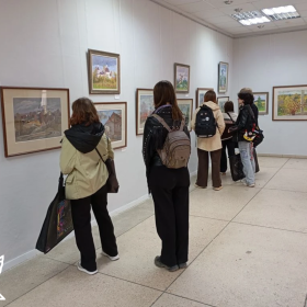 Студенты 1–3‑х курсов отделения дизайна посетили персональную выставку Павла Вольфсона!