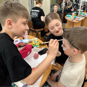 Наставничество в действии: студенты провели мастер‑класс по гриму