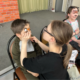 Наставничество в действии: студенты провели мастер‑класс по гриму