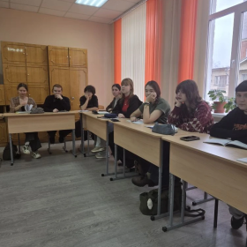 «Неделя космоса»: лекция о Юрии Гагарине для студентов-художников!