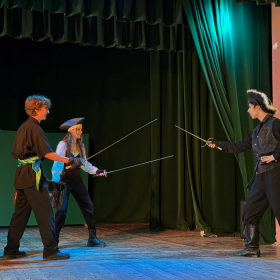 Успешная сдача экзамена по сценическому фехтованию