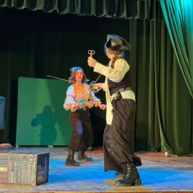 Успешная сдача экзамена по сценическому фехтованию