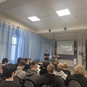 С гордостью представляем вам Волкова Артёма Юрьевича — преподавателя нашего Колледжа и ценного сотрудника ШКИ.