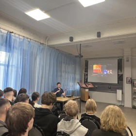 С гордостью представляем вам Волкова Артёма Юрьевича — преподавателя нашего Колледжа и ценного сотрудника ШКИ.