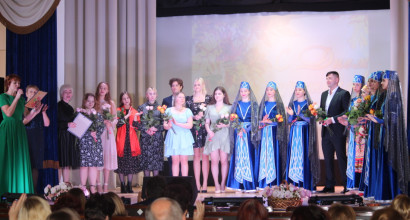 Творческий коллектив Калужского областного колледжа культуры и искусств побывал с праздничным концертом в городе Медынь.